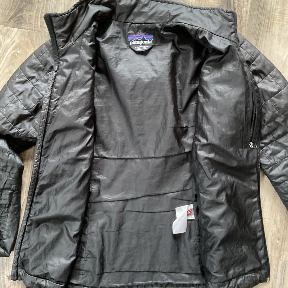 Patagonia woman’s nano size small - Picture 5 of 7
